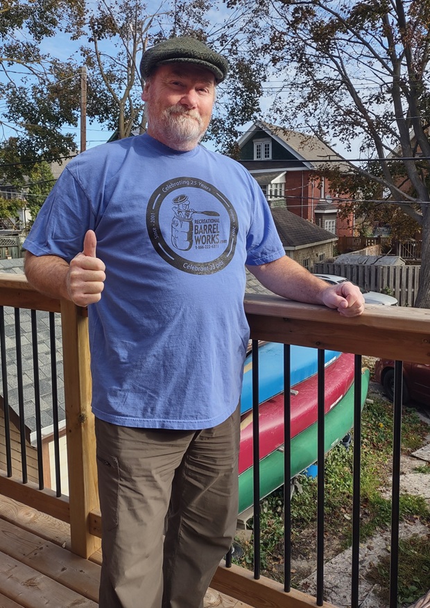 Odd man in nice T-shirt